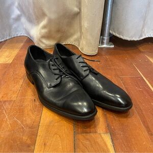 Black leather lace up dress shoes